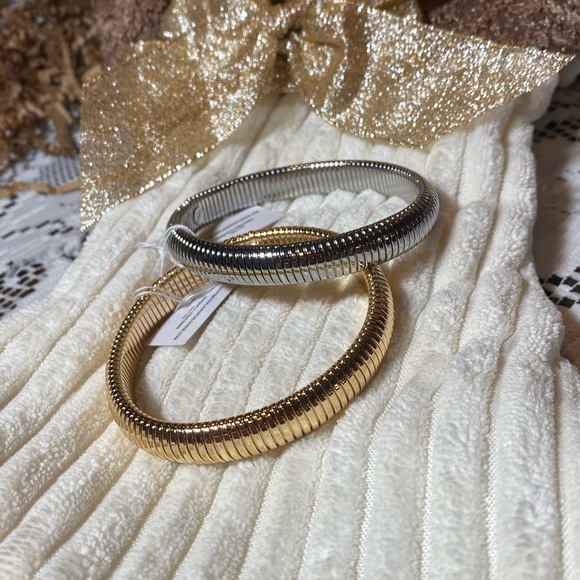 NWT SLEEK SNAKE DESIGN GOLD EMBRACEABLE BRACELET MIX MATCH 80’s LOOK - Picture 6 of 9